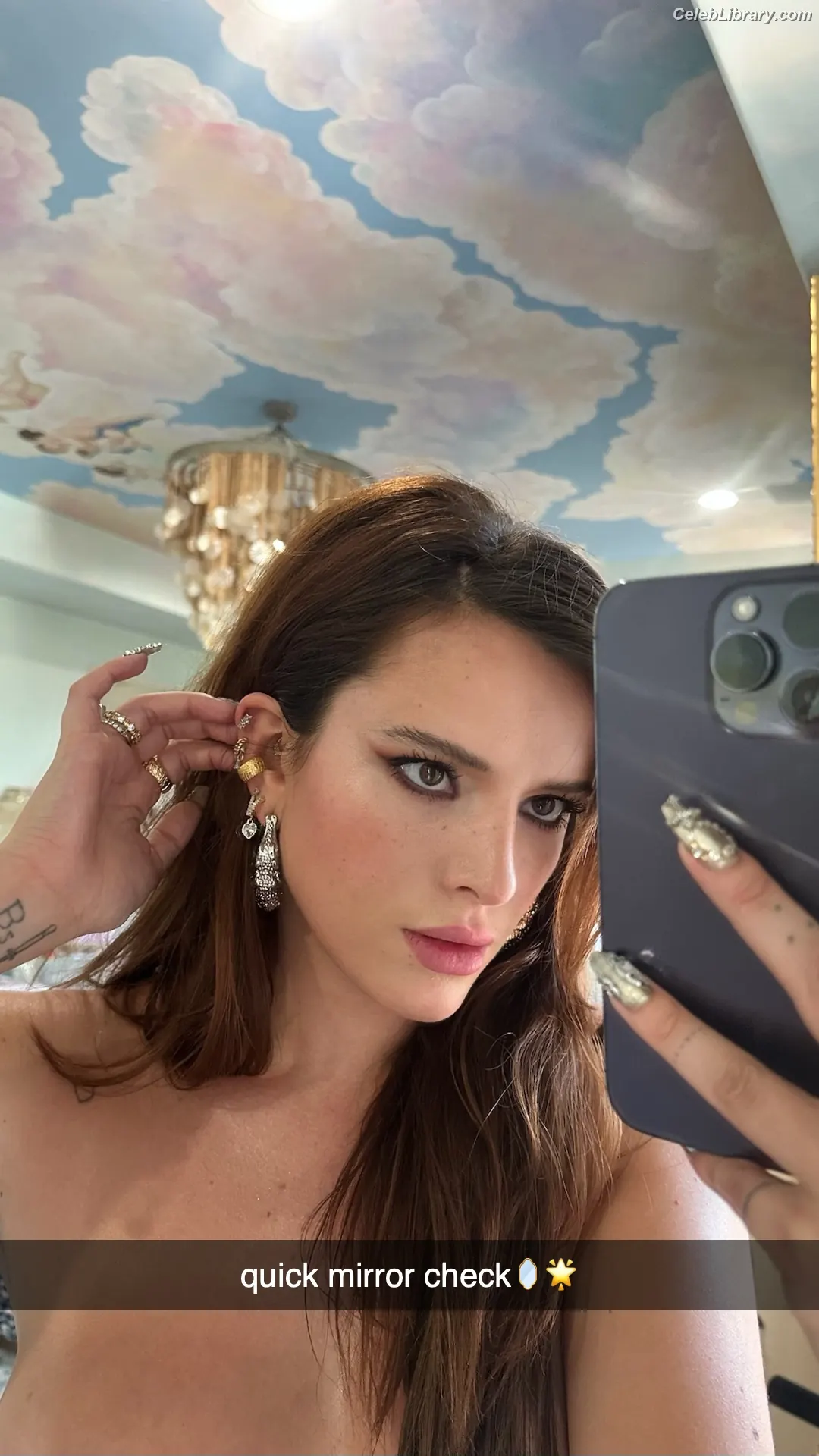 Bella Thorne photo 14 of 3689