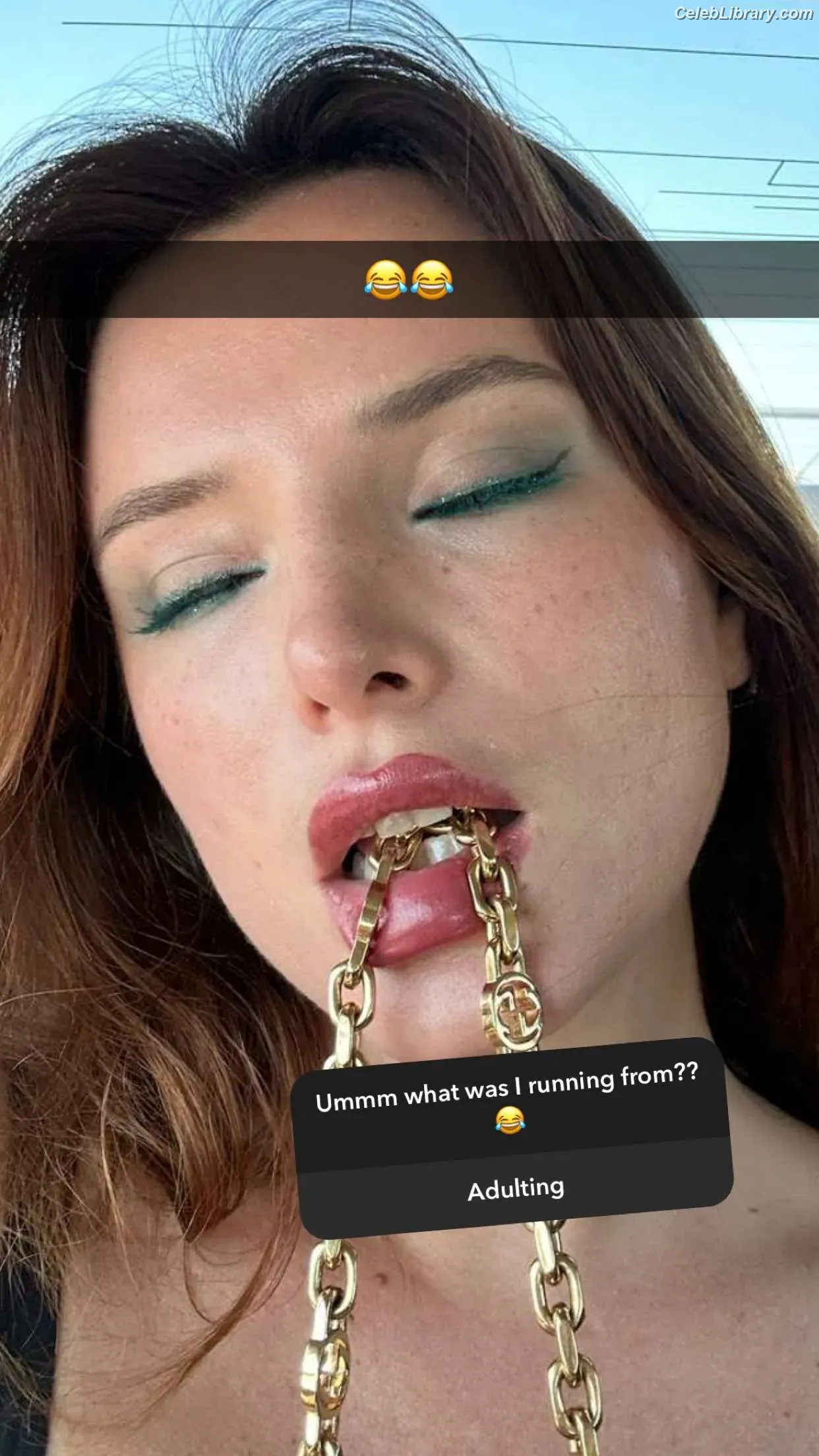 Bella Thorne photo 11 of 3689