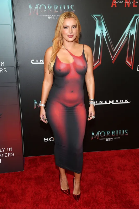 Bella Thorne photo 2 of 3680