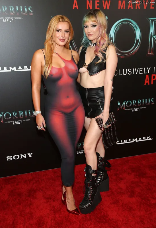 Bella Thorne photo 3 of 3680