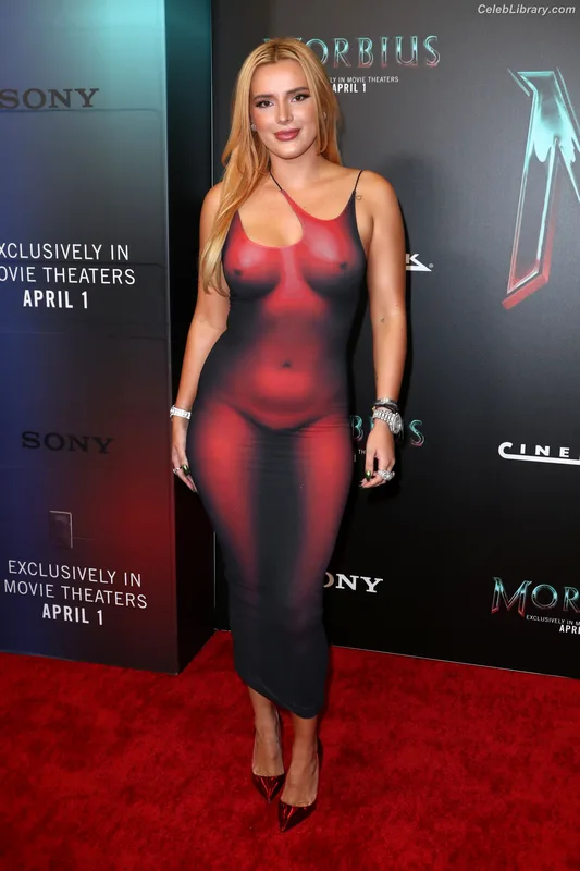 Bella Thorne photo 5 of 3680