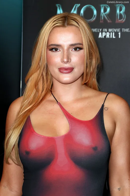 Bella Thorne photo 10 of 3680