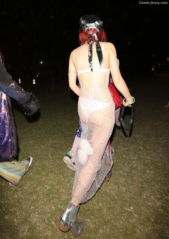 Bella Thorne photo 10 of 3680