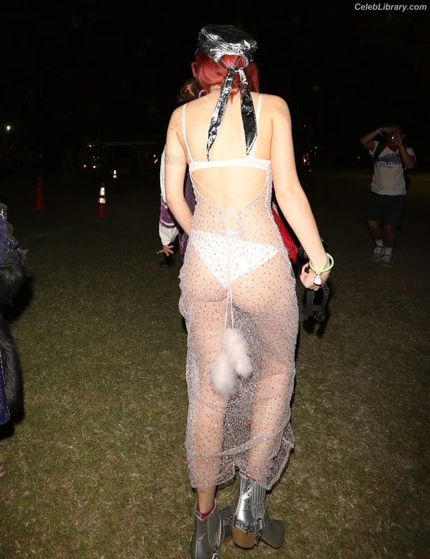 Bella Thorne photo 12 of 3680