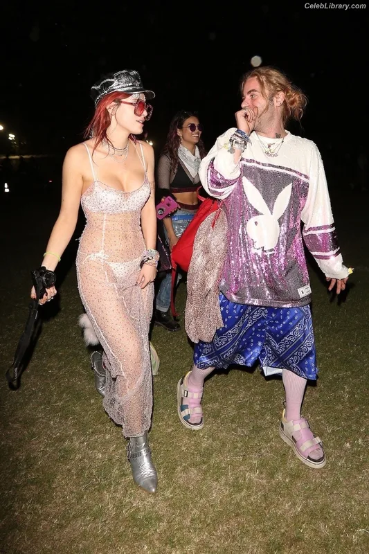 Bella Thorne photo 22 of 3680