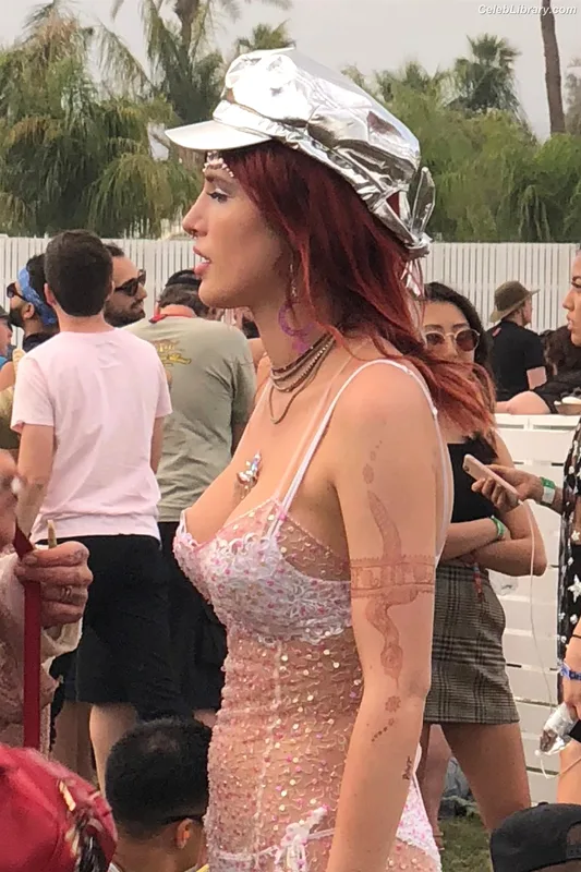 Bella Thorne photo 15 of 3680