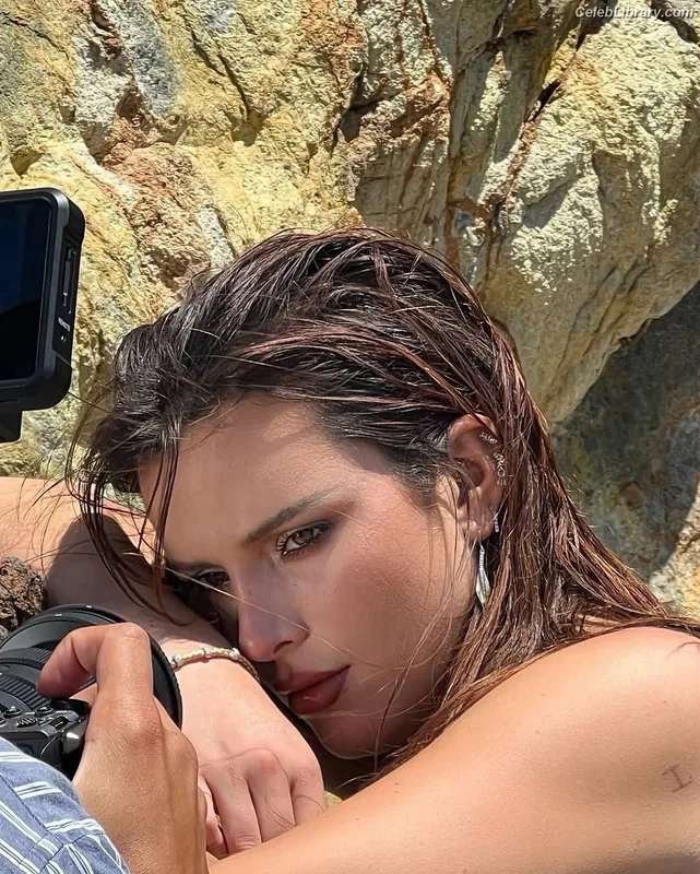 Bella Thorne photo 24 of 3680