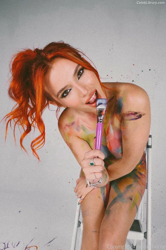 Bella Thorne photo 10 of 3680