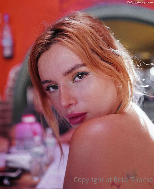Bella Thorne photo 23 of 3680
