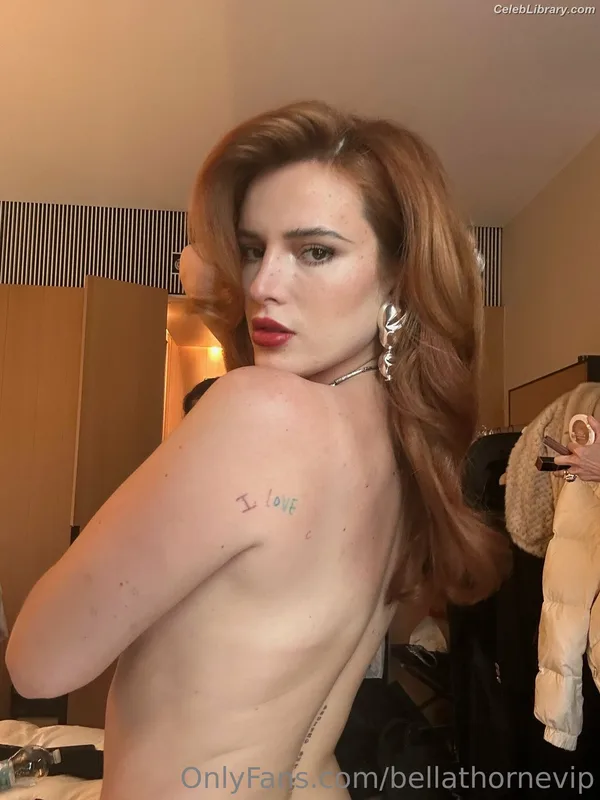 Bella Thorne photo 3 of 3680