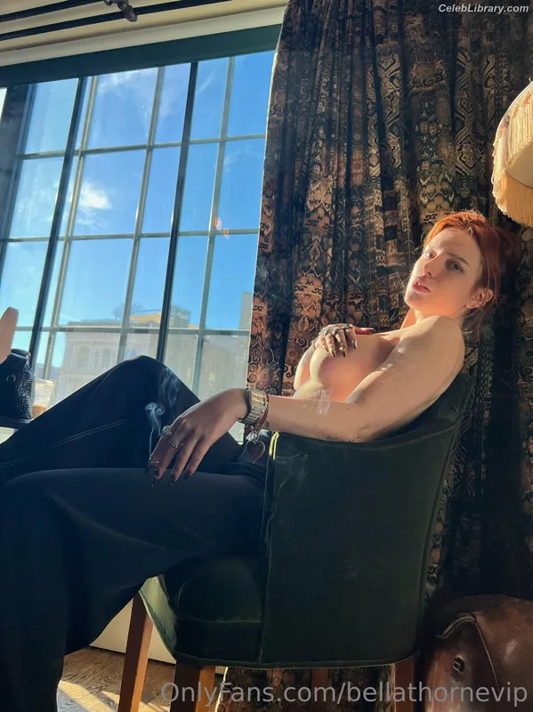 Bella Thorne photo 17 of 3680