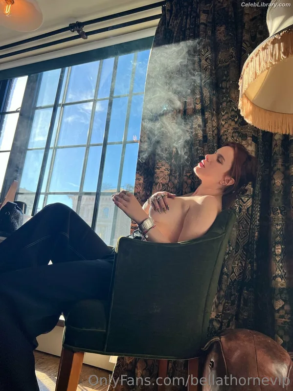 Bella Thorne photo 22 of 3680