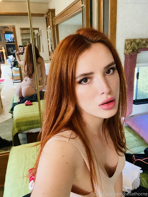 Bella Thorne photo 14 of 3680