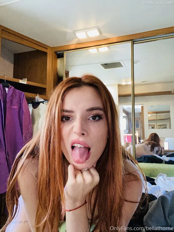 Bella Thorne photo 17 of 3680