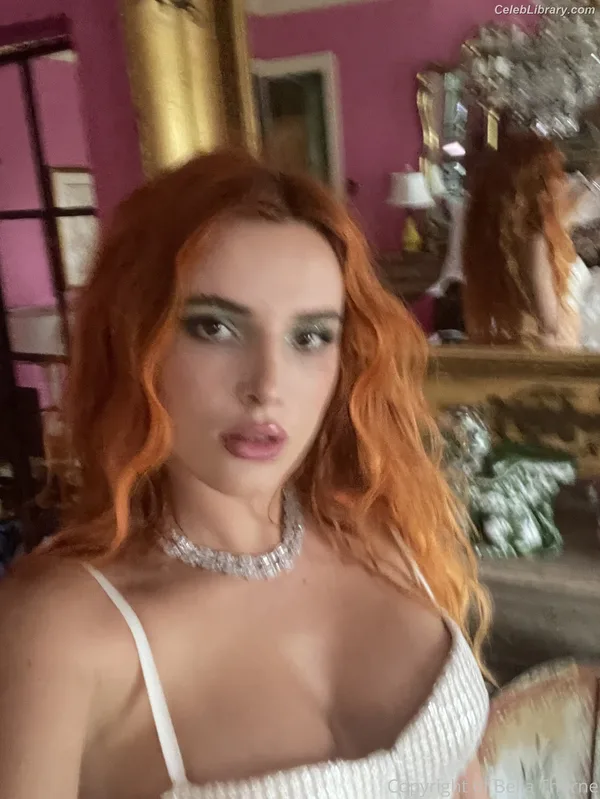Bella Thorne photo 19 of 3680