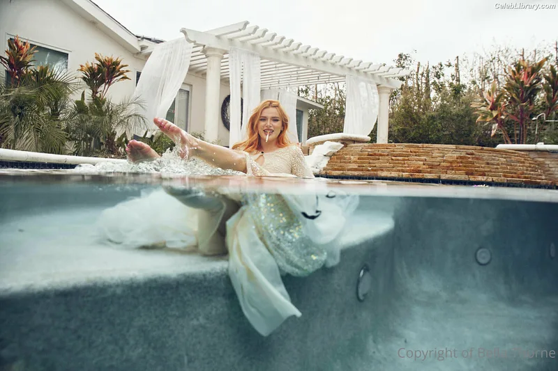 Bella Thorne photo 23 of 3680