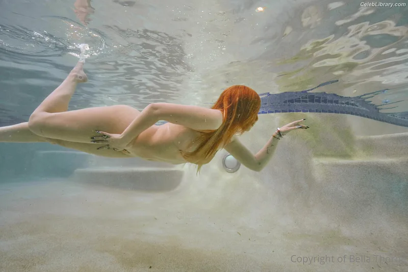 Bella Thorne photo 4 of 3680