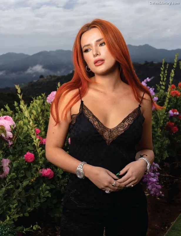 Bella Thorne photo 12 of 3680