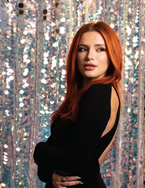 Bella Thorne photo 13 of 3680