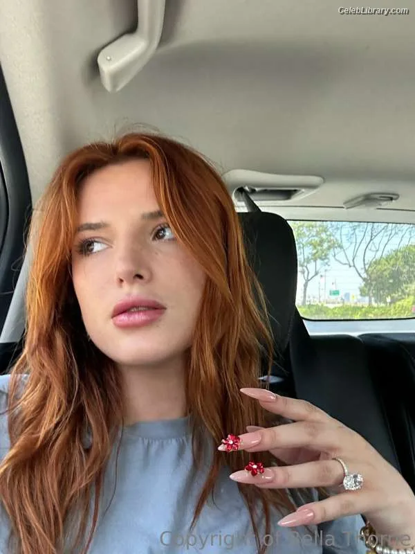 Bella Thorne photo 22 of 3680