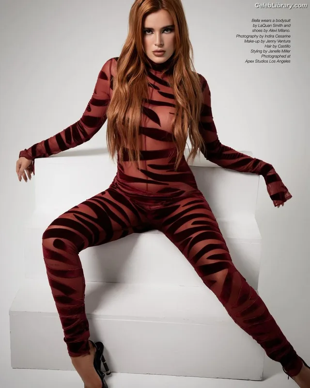 Bella Thorne photo 21 of 3680