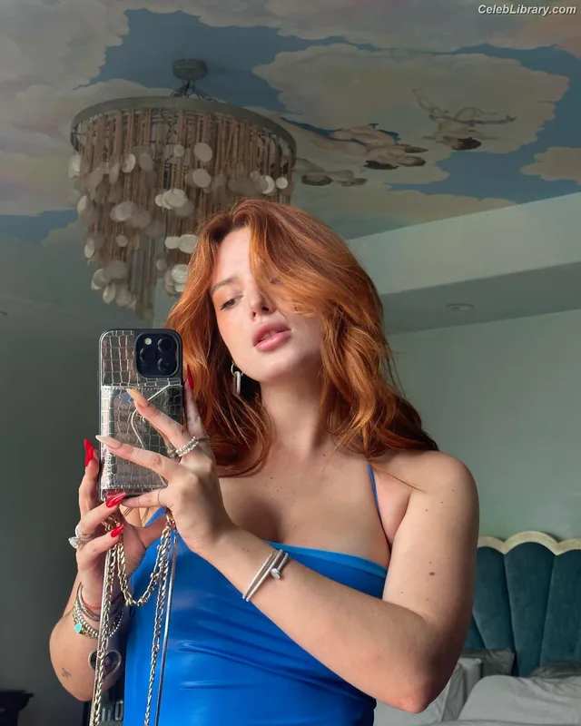 Bella Thorne photo 15 of 3680