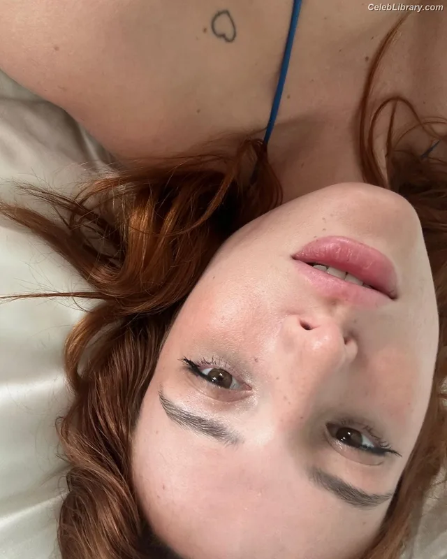 Bella Thorne photo 23 of 3680