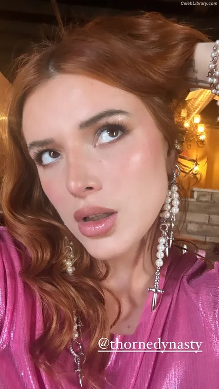 Bella Thorne photo 22 of 3680