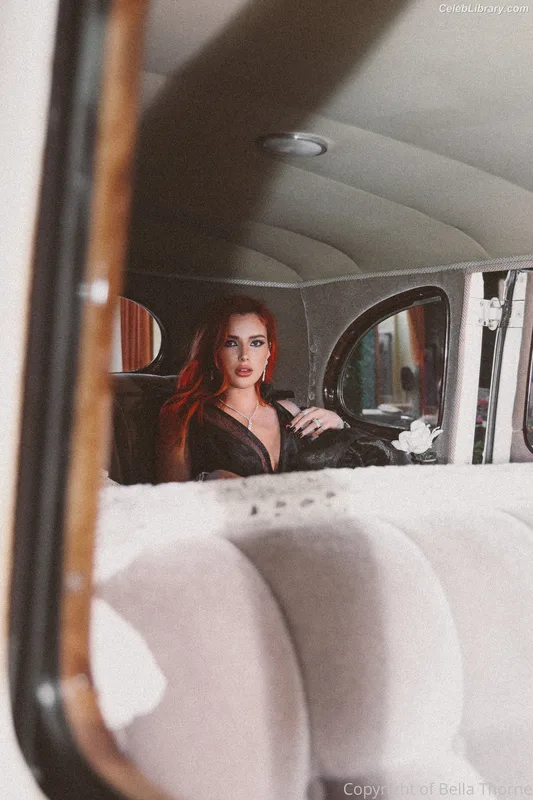 Bella Thorne photo 24 of 3680
