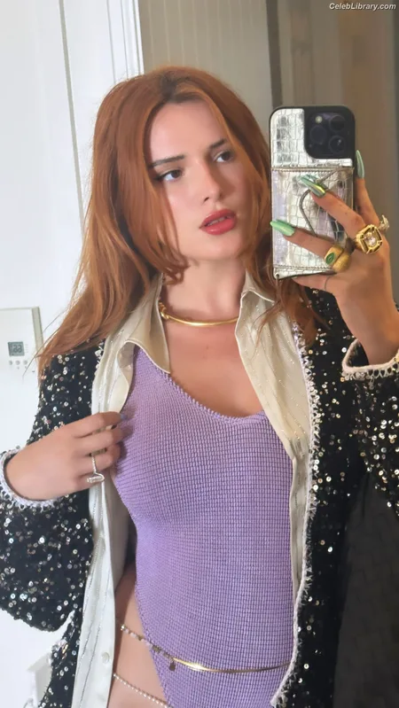 Bella Thorne photo 19 of 3680