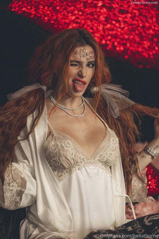 Bella Thorne photo 22 of 3680