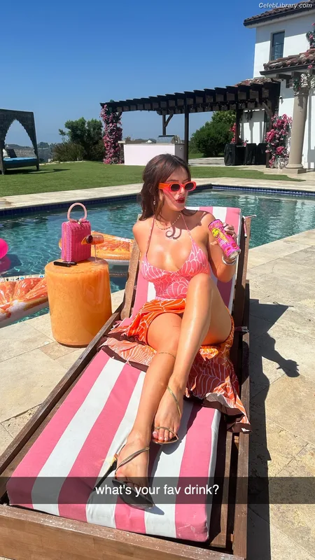 Bella Thorne photo 22 of 3680