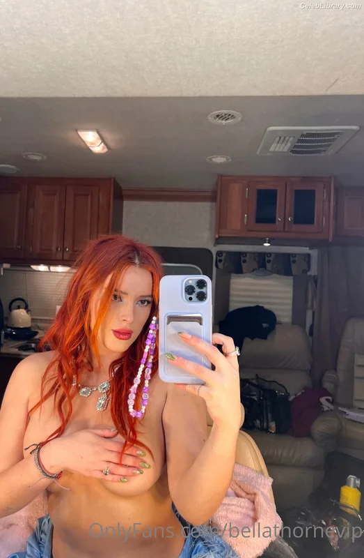 Bella Thorne photo 22 of 3680