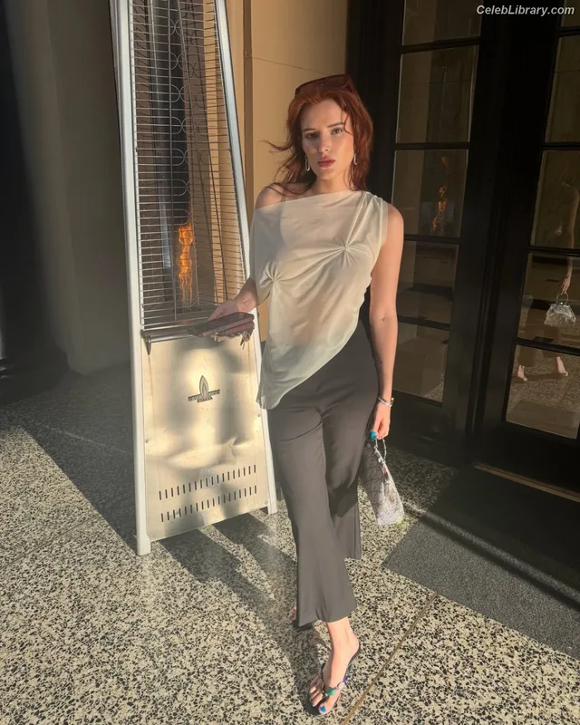 Bella Thorne photo 22 of 3680