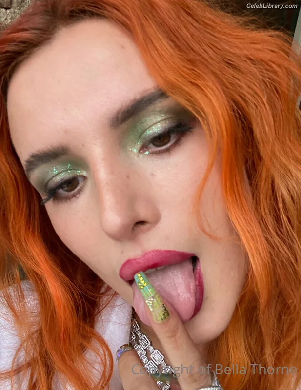 Bella Thorne photo 24 of 3680