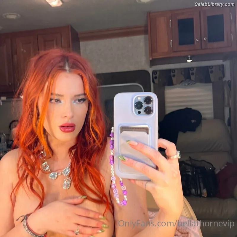 Bella Thorne photo 13 of 3680