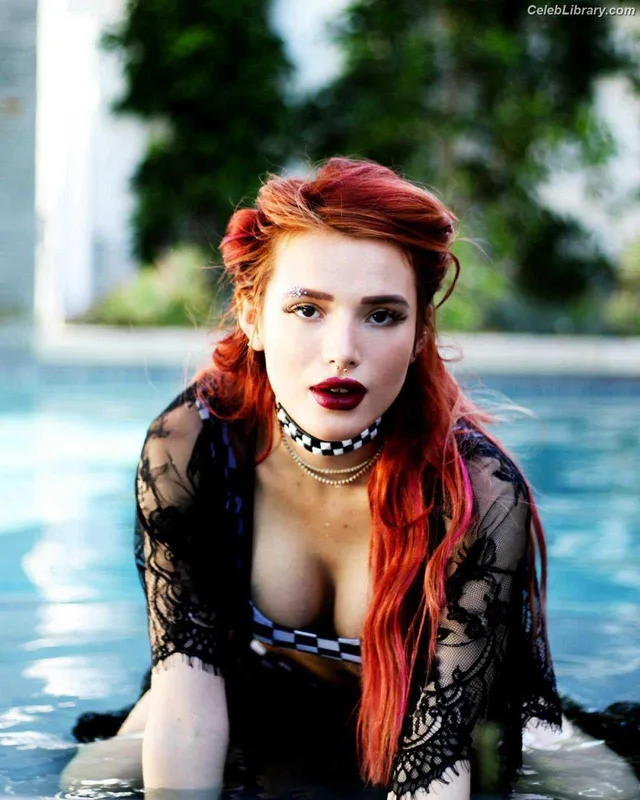 Bella Thorne photo 22 of 3680