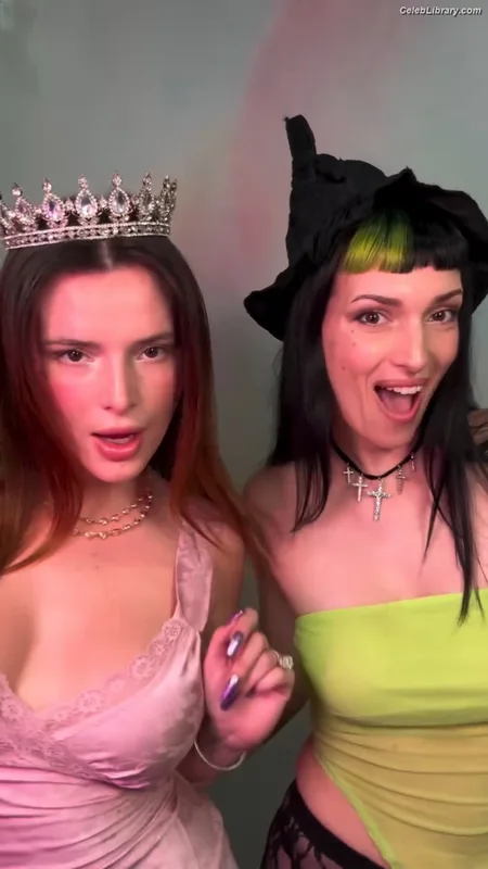 Bella Thorne photo 20 of 3680