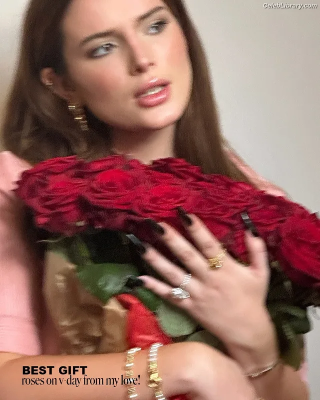 Bella Thorne photo 24 of 3680