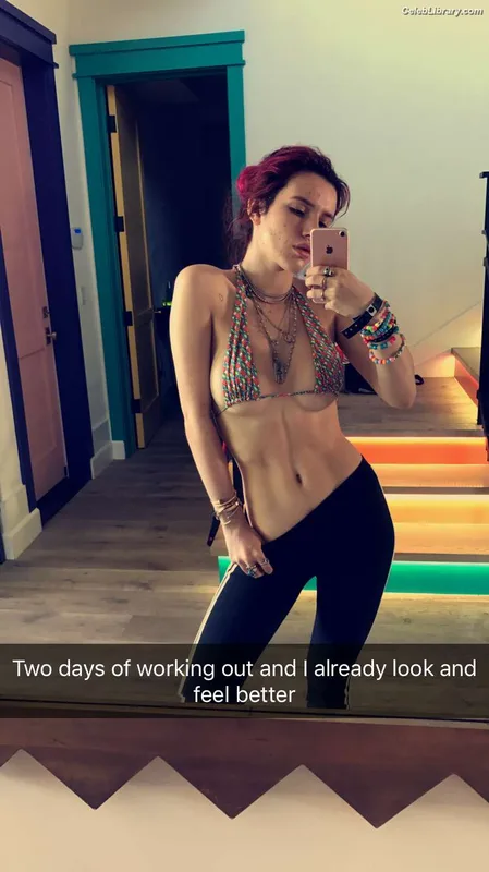 Bella Thorne photo 7 of 3680