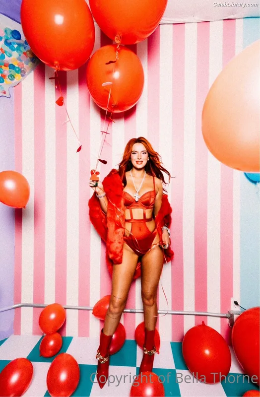 Bella Thorne photo 12 of 3680