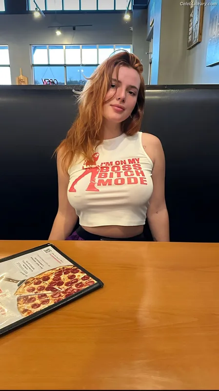 Bella Thorne photo 14 of 3680