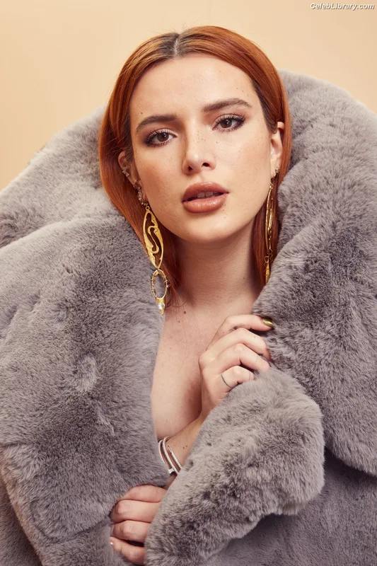 Bella Thorne photo 22 of 3680