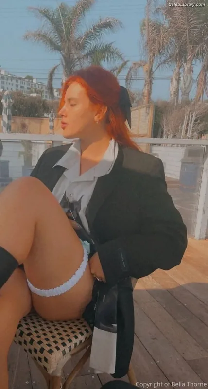 Bella Thorne photo 14 of 3680