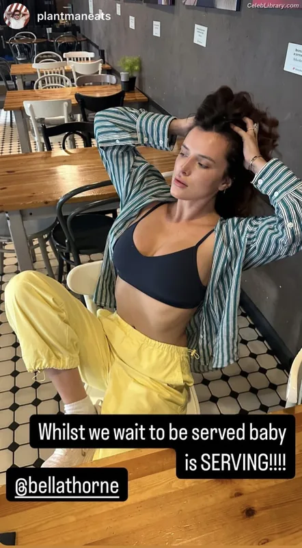 Bella Thorne photo 9 of 3680