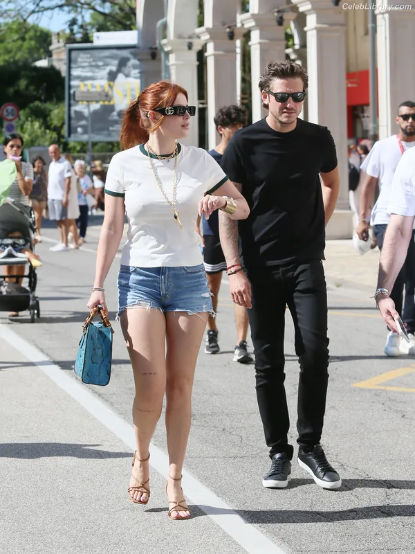 Bella Thorne photo 10 of 3680
