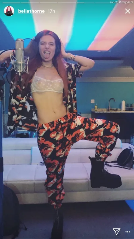 Bella Thorne photo 21 of 3680
