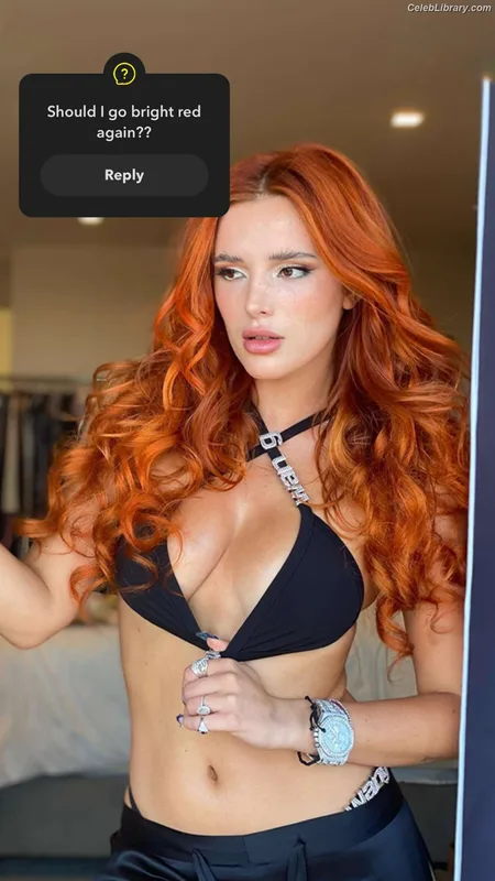 Bella Thorne photo 7 of 3680