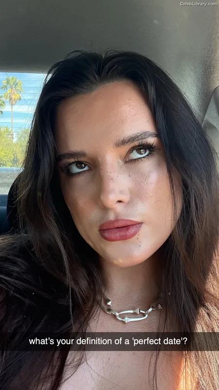 Bella Thorne photo 12 of 3680