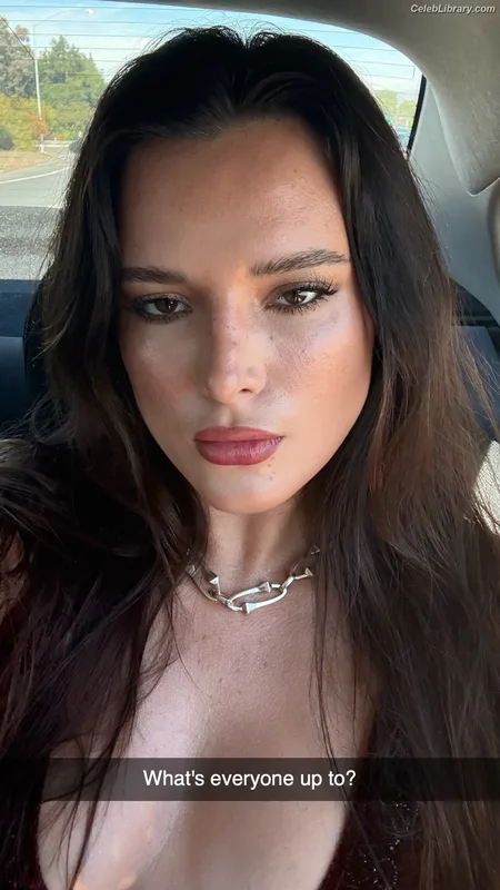 Bella Thorne photo 20 of 3680